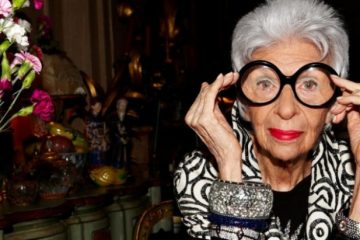 IRIS APFEL, AOS 96 EM PLENA ATIVIDADE