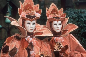 MÁSCARAS VENEZIANAS, SEDUÇÃO E MISTÉRIO